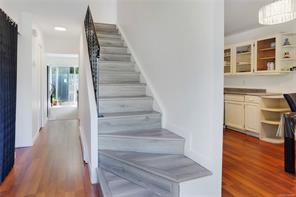 $429,900 - 230 Wakesiah Ave<br>Nanaimo, British Columbia, V9R 3K3