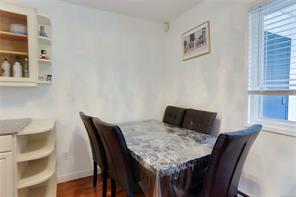 $429,900 - 230 Wakesiah Ave<br>Nanaimo, British Columbia, V9R 3K3