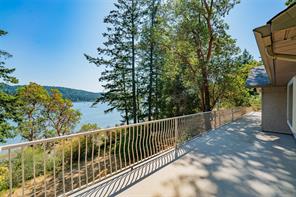 $1,895,000 - 5030 Limberis Dr<br>British Columbia, V9G 1M6