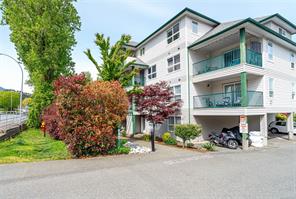 $345,900 - 690 3rd St<br>Nanaimo, British Columbia, V9R 1W8