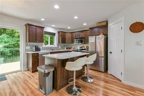 $899,900 - 1069 Southwood Dr<br>Nanaimo, British Columbia, V9R 0B2