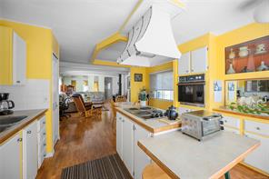$649,900 - 6011 Pine Ridge Cres<br>Nanaimo, British Columbia, V9T 2N8