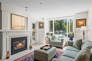 $575,000 - 5685 Edgewater Lane<br>Nanaimo, British Columbia, V9T 6K3