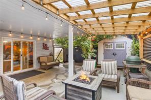 $1,075,000 - 7465 Fernmar Rd<br>Lantzville, British Columbia, V0R 2H0
