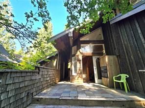$2,700,000 - 1294 Lynn Rd<br>Tofino, British Columbia, V0R 2Z0