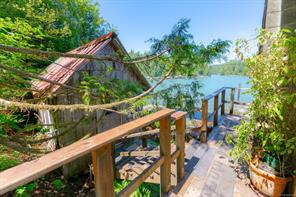 $1,100,000 - 310 Tower Rd<br>Bamfield, British Columbia, V0R 1B0