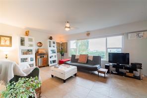 $925,000 - 2710 Glenayr Dr<br>Nanaimo, British Columbia, V9S 3S4