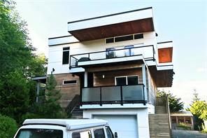 $1,949,000 - 604 Alberto Rd<br>Tofino, British Columbia, V0R 2Z0