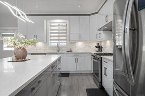 $1,099,000 - 4168 Uplands Dr<br>Nanaimo, British Columbia, V9T 5K5