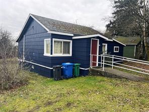 $485,000 - 486 Wakesiah Ave<br>Nanaimo, British Columbia, V9R 3K9