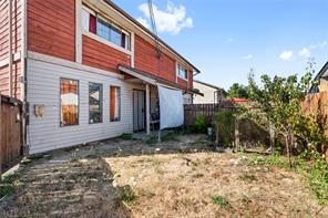 $475,000 - 1060 St. George Cres<br>Nanaimo, British Columbia, V9S 1X1