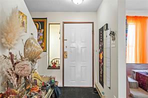 $475,000 - 1060 St. George Cres<br>Nanaimo, British Columbia, V9S 1X1
