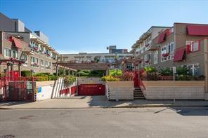 $373,995 - 99 Chapel St<br>Nanaimo, British Columbia, V9R 5H3