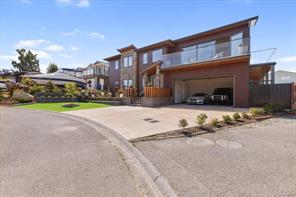 $1,949,900 - 116 Sharon Pl<br>Nanaimo, British Columbia, V9V 1C5