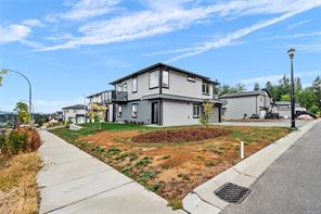 $899,000 - 631 Eighth St<br>Nanaimo, British Columbia, V9R 6P1