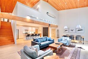 $2,999,900 - 1316 Lynn Rd<br>Tofino, British Columbia, V0R 2Z0