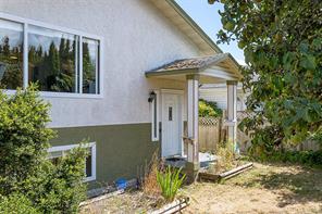 $749,000 - 546 Wakesiah Ave<br>Nanaimo, British Columbia, V9R 3L1