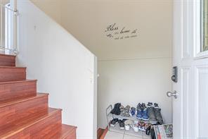 $749,000 - 546 Wakesiah Ave<br>Nanaimo, British Columbia, V9R 3L1