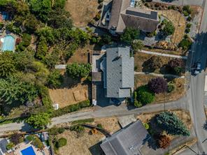 $999,999 - 2540 Holyrood Dr<br>Nanaimo, British Columbia, V9S 4K9