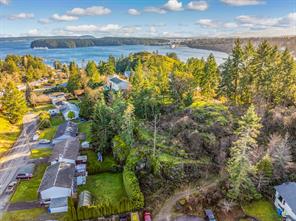$479,000 - 3128 Queens Crt<br>Nanaimo, British Columbia, V9T 4A2