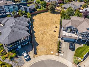 $595,000 - 5690 Oceanview Terr<br>Nanaimo, British Columbia, V9V 0A8