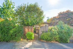 $949,900 - 181 Rosehill St<br>Nanaimo, British Columbia, V9S 1C9