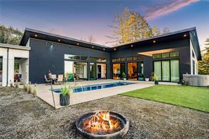 $1,725,000 - 6290 Phantom Rd<br>Lantzville, British Columbia, V0R 2H0
