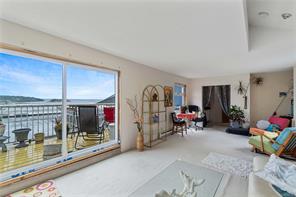 $499,990 - 2562 Departure Bay Rd<br>Nanaimo, British Columbia, V9S 5P1