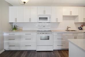$365,000 - 2815 Departure Bay Rd<br>Nanaimo, British Columbia, V9S 5P4