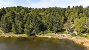 $829,000 - 260 Karn Ave<br>Ucluelet, British Columbia, V0R 3A0