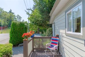 $599,900 - 309 Pine St<br>Nanaimo, British Columbia, V9R 2B8
