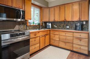 $699,900 - 1813 Northfield Rd<br>Nanaimo, British Columbia, V9S 3B4
