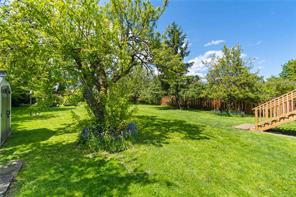 $629,000 - 221 Eaton St<br>Nanaimo, British Columbia, V9R 4Y5