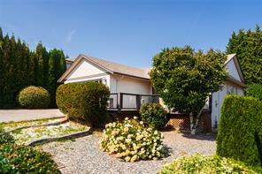 $739,900 - 1072 Silver Mountain Dr<br>Nanaimo, British Columbia, V9R 7E2