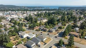 $1,050,000 - 2127 Spencer Rd<br>Nanaimo, British Columbia, V9S 5S4