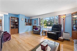 $675,000 - 707 Howard Ave<br>Nanaimo, British Columbia, V9R 3S9