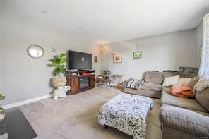 $649,900 - 2188 Lark Cres<br>Nanaimo, British Columbia, V9S 5J8