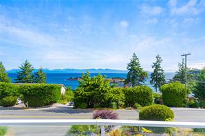$929,000 - 3817 Hammond Bay Rd<br>Nanaimo, British Columbia, V9T 1G4