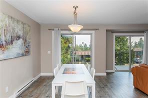 $774,900 - 633 Hillcrest Ave<br>Nanaimo, British Columbia, V9R 3M8