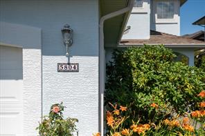 $929,900 - 5804 Quarry Cres<br>Nanaimo, British Columbia, V9T 6H9