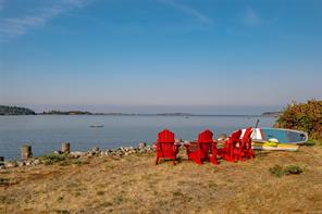 $1,800,000 - 7902 Lantzville Rd<br>Lantzville, British Columbia, V0N 1B0