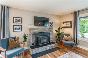 $865,000 - 3993 Uplands Dr<br>Nanaimo, British Columbia, V9T 2T9