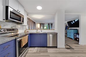 $479,000 - 2850 Burde St<br>Port Alberni, British Columbia, V9Y 7M4