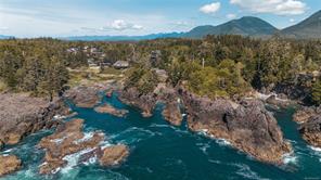 $1,490,000 - 858 Barclay Pl<br>Ucluelet, British Columbia, V0R 3A0
