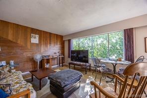 $749,000 - 1575 Townsite Rd<br>Nanaimo, British Columbia, V9S 1M9