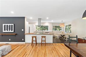 $1,149,900 - 3365 Departure Bay Rd<br>Nanaimo, British Columbia, V9T 1B7