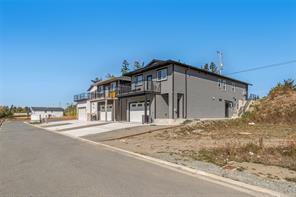 $929,000 - 917 Old Victoria Rd<br>Nanaimo, British Columbia, V9R 0L3