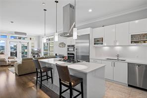 $700,000 - 10 Chapel St<br>Nanaimo, British Columbia, V9R 5H2