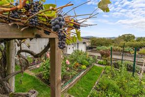 $734,900 - 609 Milton St<br>Nanaimo, British Columbia, V9R 2L4