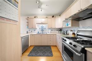 $699,900 - 4991 Bella Vista Cres<br>Nanaimo, British Columbia, V9V 1M9